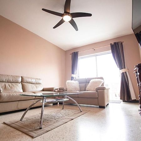 Apartment 5 Mins Away From The Beach. เซนต์พอลส์เบย์ ภายนอก รูปภาพ