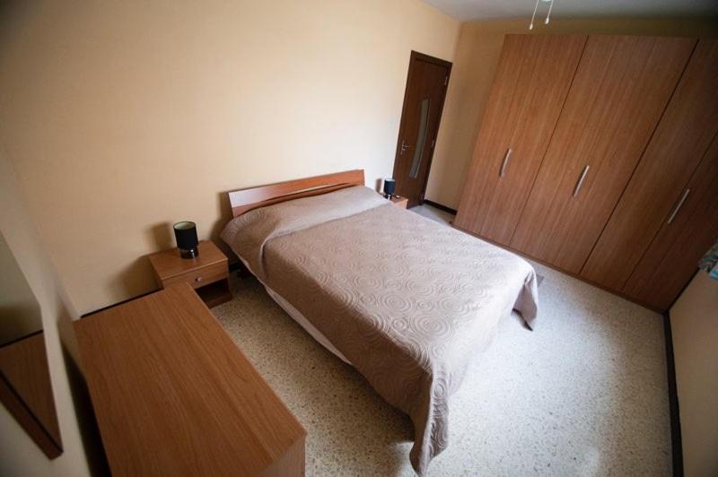 Apartment 5 Mins Away From The Beach. เซนต์พอลส์เบย์ ภายนอก รูปภาพ
